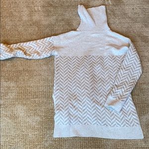 ATHLETA TURTLENECK SWEATER